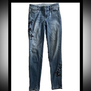 White House Black Market Embroidered The  Denim Jeans Size 00